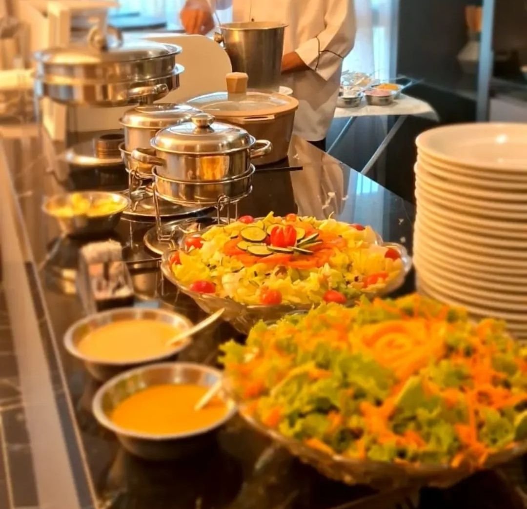 C&M Buffet Premium